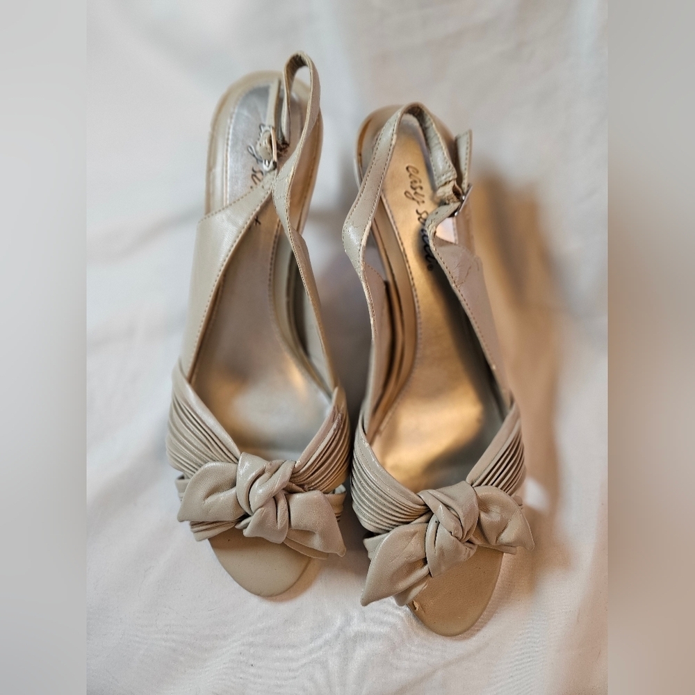 Easy Street Womens Beige Open Toe Slingback 3" Heel With Bow Detail Size 10